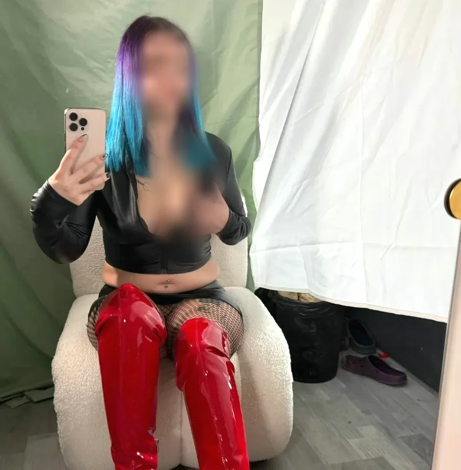 Marie, 27