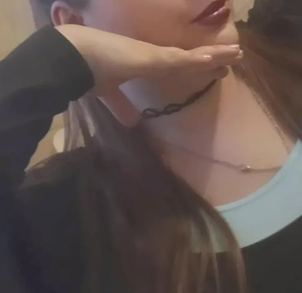 Yvonne, 28